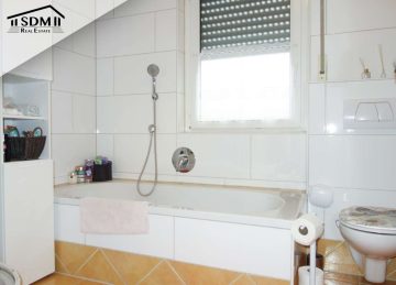 GROßZÜGIG: 4-Zimmer-Eigentumswohnung in Graben-Neudorf - 05_Badezimmer