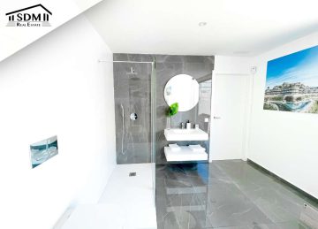 Die Ruhe des Meeres in Ihrem Luxus-Apartment - bathroom (showroom)